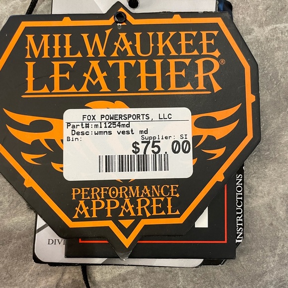 COPY - New Women’s Leather Riding Jacket, Vest & Chaps - Picture 8 of 9